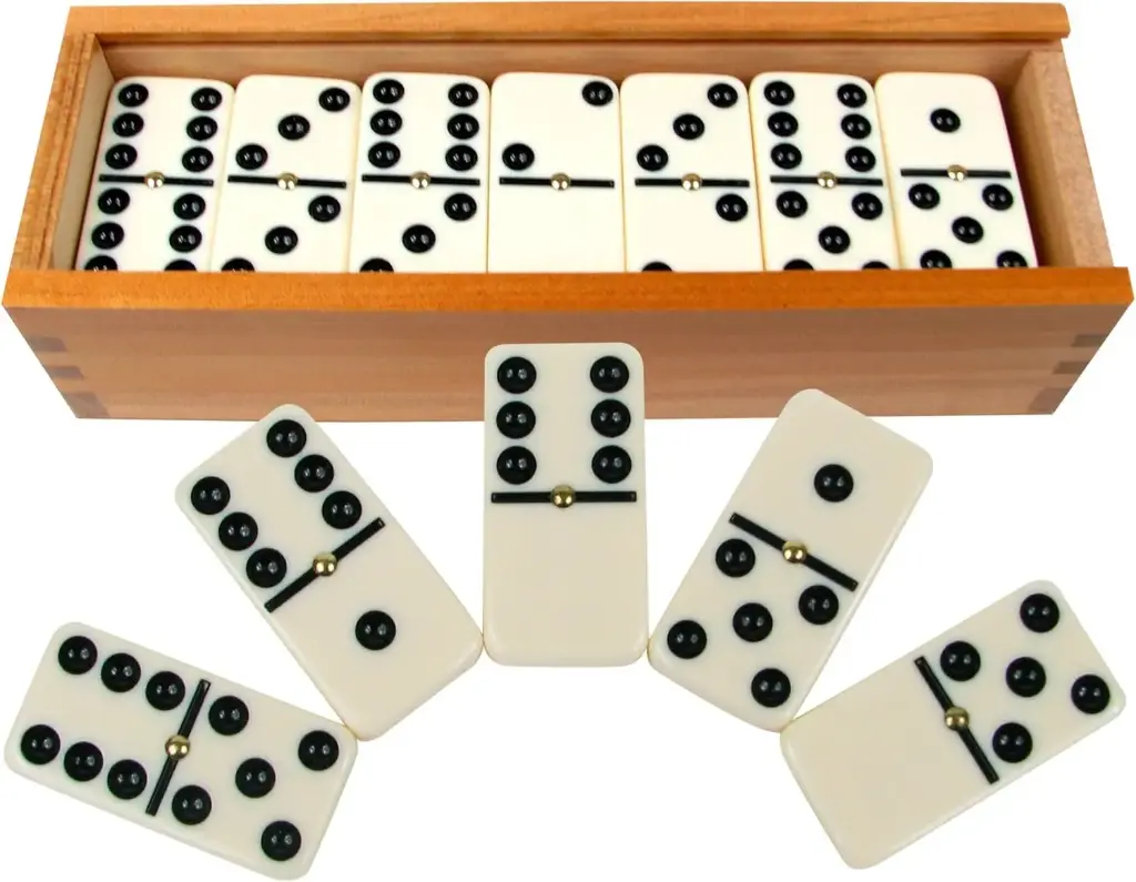 DOMINOS 